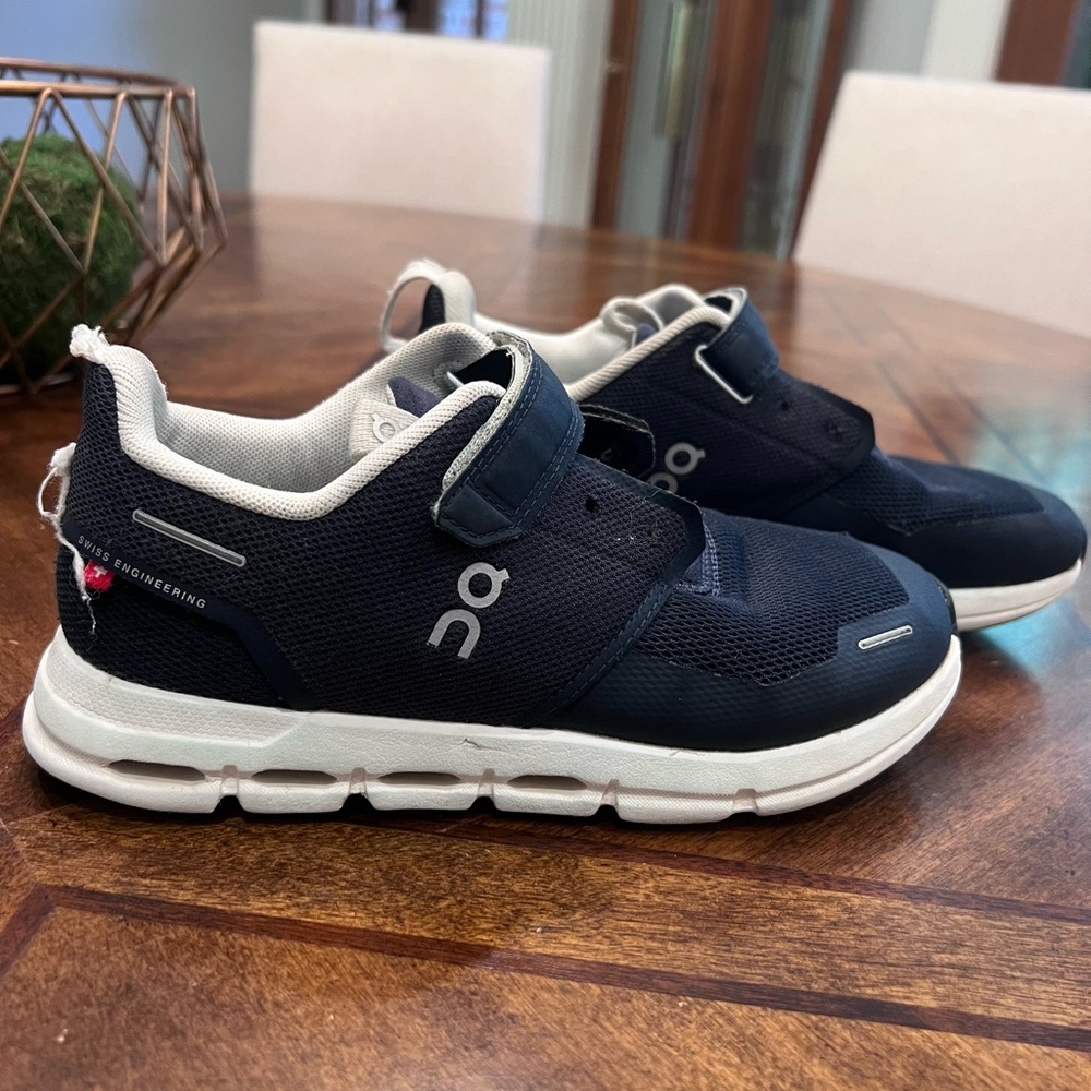 Boys On Cloud shoes